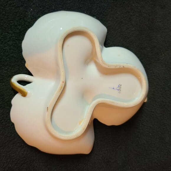 Porcelain Leaf Shaped Trinket Candy Dish Roses Gold Trim Handle Hand Painted - Picture 3 of 5